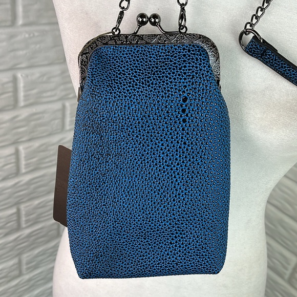 TRESKA KISS LOCK CROSSBODY TEXTURED BAG CHAIN BLUE BLACK - Picture 3 of 14